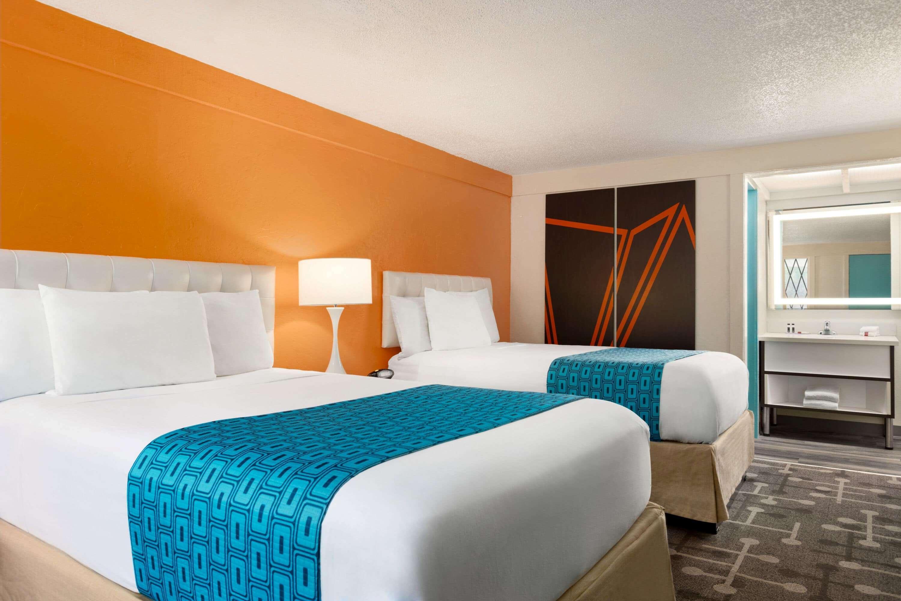 Dover Inn And Suites Ngoại thất bức ảnh
