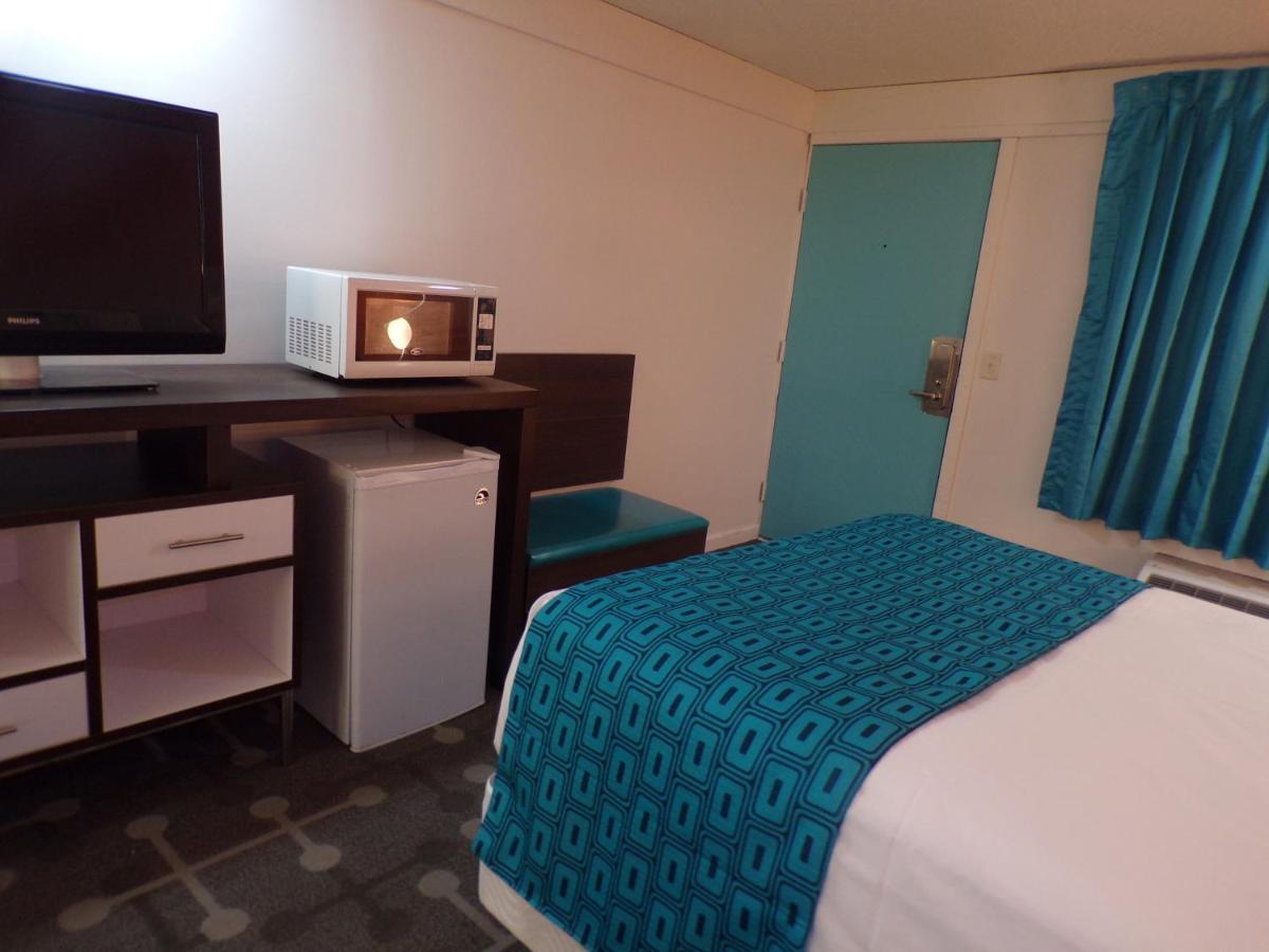 Dover Inn And Suites Ngoại thất bức ảnh